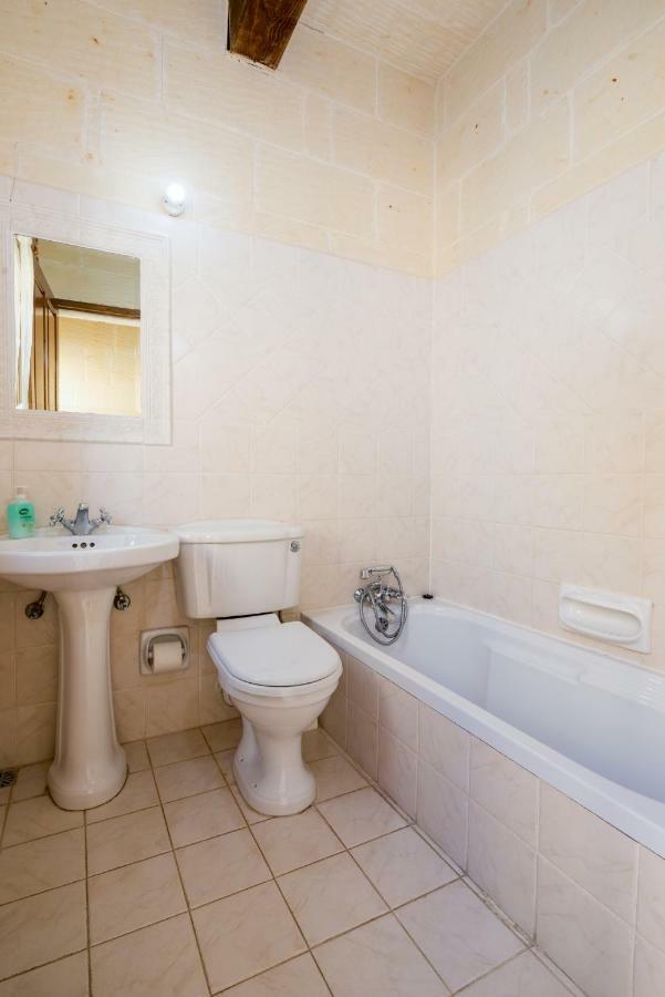 Sunset - Holiday Farmhouse With Large Private Pool In Island Of Gozo Nadur Exterior foto